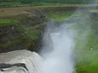 Gischt über der Hvitáschlucht mit unterem Gullfoss Wasserfall